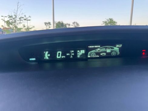 Used 2015 Toyota Prius Two FWD image 19