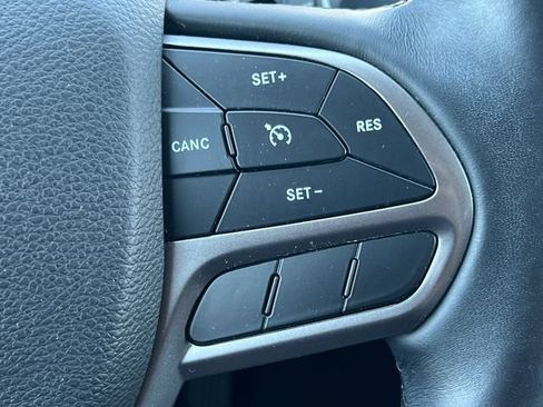 Used 2019 Jeep Cherokee Limited AWD/4WD image 23