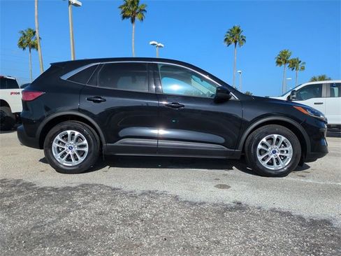 Certified 2021 Ford Escape SE w/ Convenience Package image 3