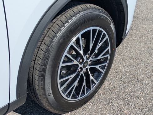 New 2026 Ford Escape SE FWD image 13