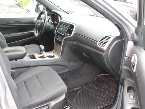 Used 2014 Jeep Grand Cherokee Laredo w/ 18" Wheel & 8.4" Radio Group AWD/4WD image 25