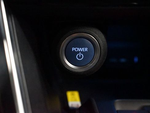 Certified 2021 Toyota Venza LE AWD/4WD image 20