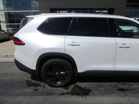 Used 2024 Toyota Grand Highlander AWD Hybrid image 11