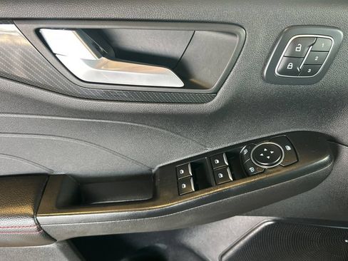Certified 2023 Ford Escape ST-Line Elite AWD/4WD image 13
