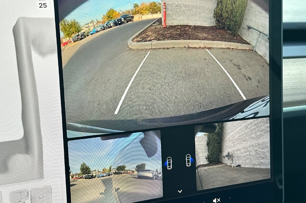Used 2023 Tesla Model 3 Standard Range RWD image 18