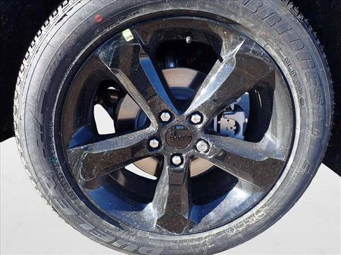 New 2025 Jeep Grand Cherokee Altitude image 7