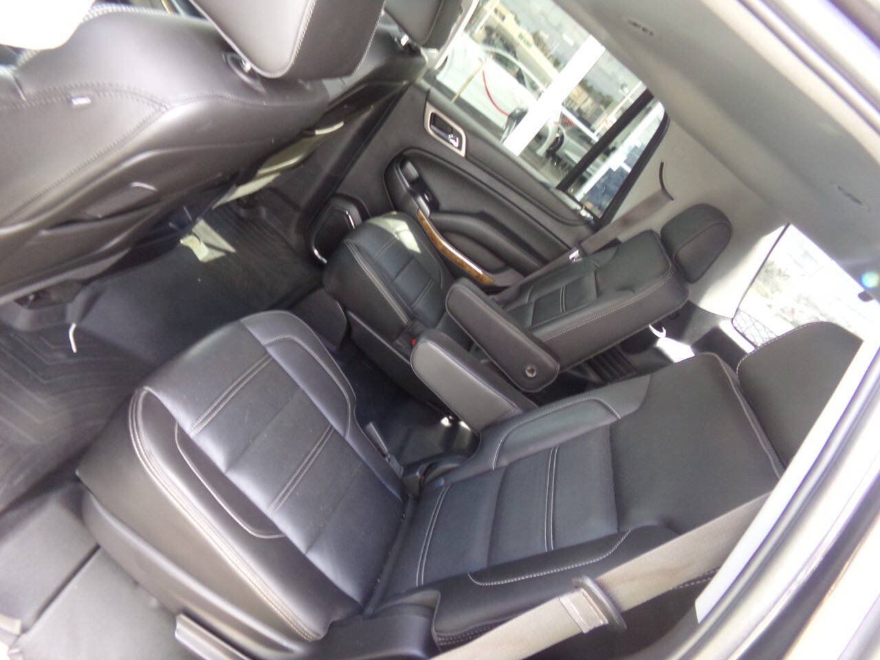 Used 2015 GMC Yukon Denali w/ Touring Package AWD/4WD image 14
