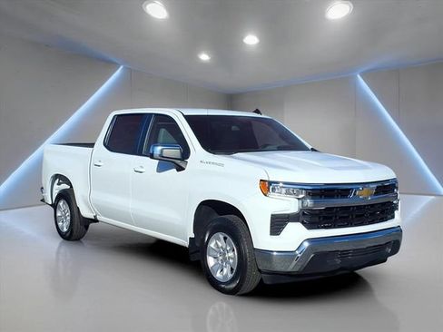 Used 2025 Chevrolet Silverado 1500 LT image 1