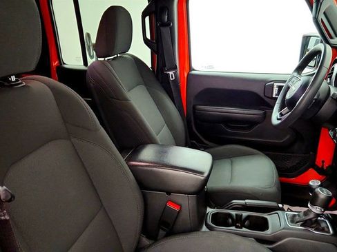 Used 2023 Jeep Wrangler Unlimited AWD/4WD image 25