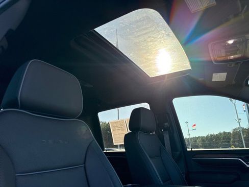 Used 2024 GMC Sierra 2500 Denali w/ Denali Reserve Package image 14