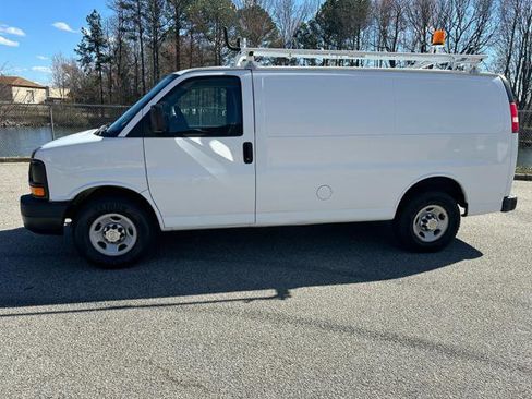 Used 2012 Chevrolet Express 2500 image 8