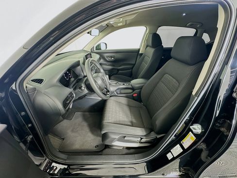 Used 2023 Honda HR-V LX image 13