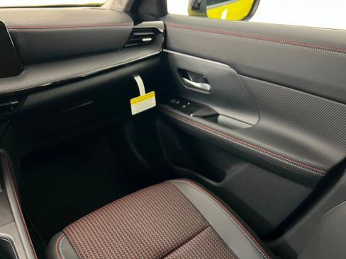 New 2026 Nissan Kicks SR image 10