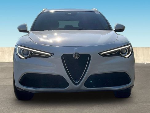 Used 2018 Alfa Romeo Stelvio Ti AWD/4WD image 2