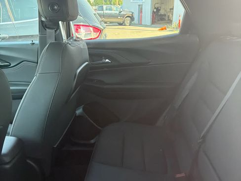 Used 2021 Chevrolet TrailBlazer RS w/ Convenience Package AWD/4WD image 3