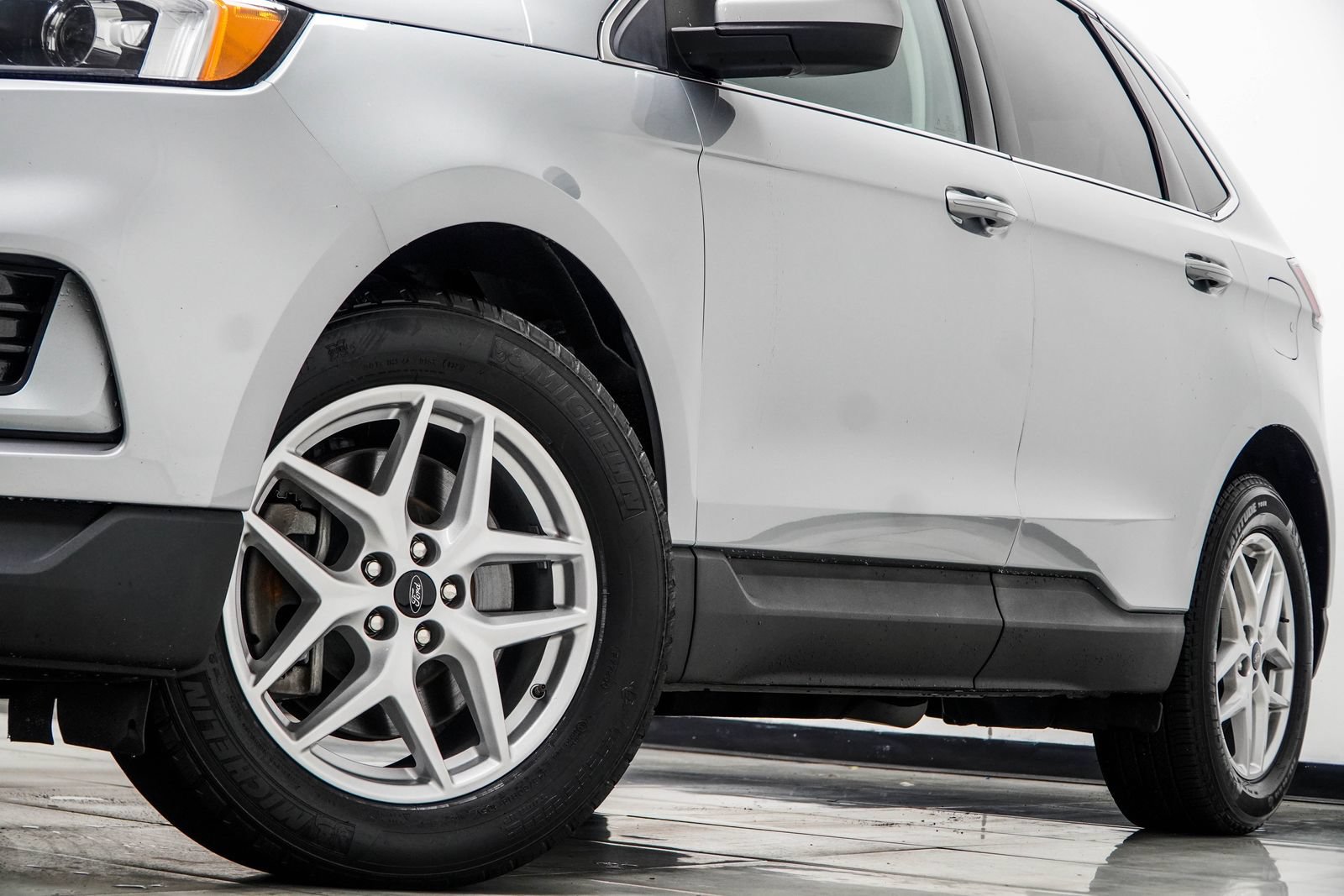 Used 2023 Ford Edge SEL AWD/4WD image 4