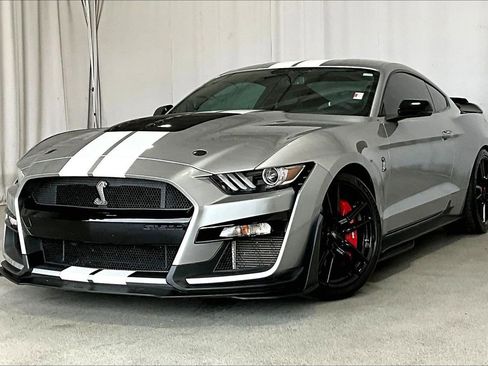 Used 2020 Ford Mustang Shelby GT500 w/ Technology Package image 11
