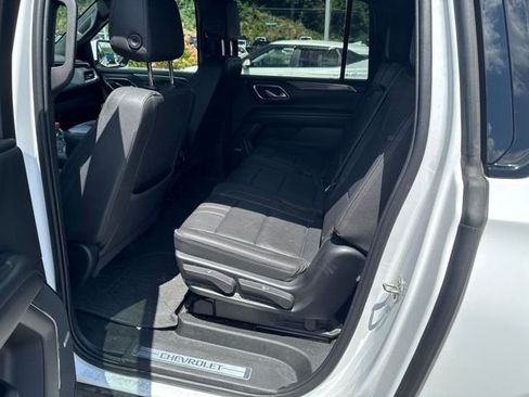 Used 2023 Chevrolet Suburban RST AWD/4WD image 18