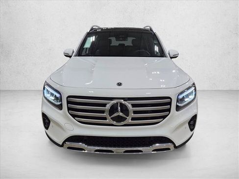 Used 2026 Mercedes-Benz GLB 250 image 2