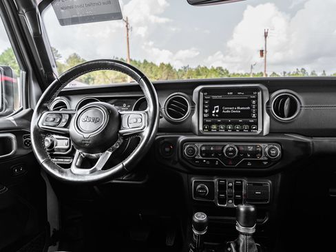 Used 2023 Jeep Wrangler Unlimited Sahara w/ Cold Weather Group AWD/4WD image 30
