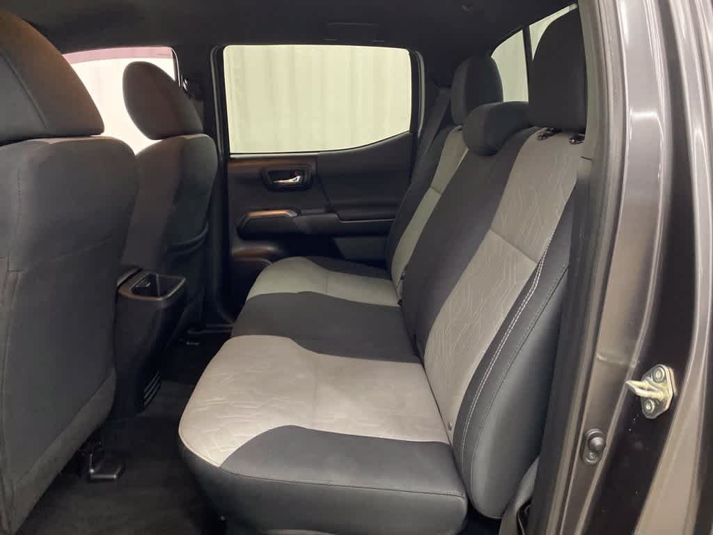 Used 2020 Toyota Tacoma TRD Off-Road AWD/4WD image 16