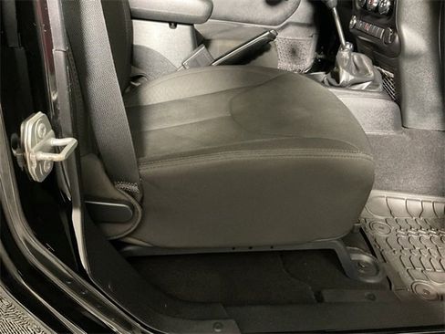 Used 2016 Jeep Wrangler Unlimited Sport image 32