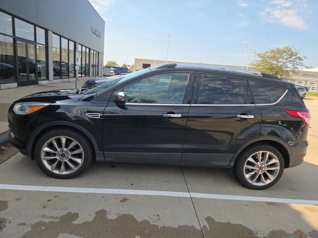 Used 2016 Ford Escape SE w/ SE Chrome Package FWD image 4