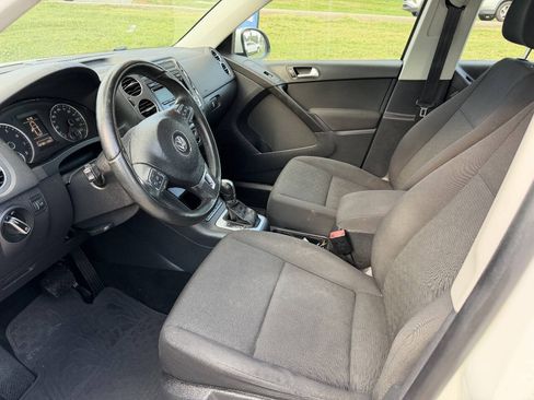 Used 2013 Volkswagen Tiguan S FWD image 10
