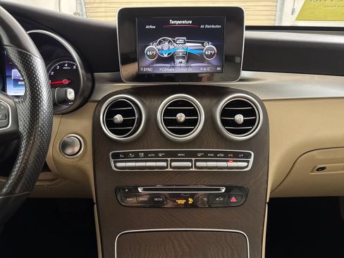 Used 2019 Mercedes-Benz GLC 300 4MATIC image 14