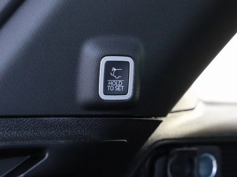 New 2025 Jeep Grand Cherokee Laredo X w/ Luxury Tech Group I AWD/4WD image 8
