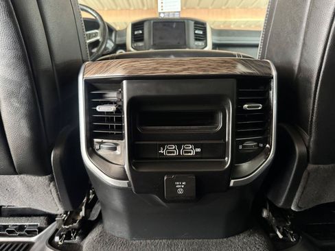 Used 2020 RAM 1500 Laramie RWD image 33