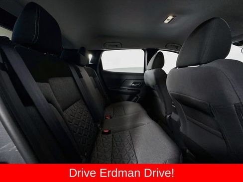 Used 2025 Nissan Kicks SV AWD/4WD image 27