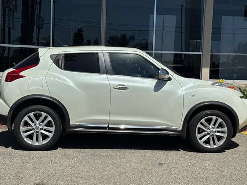 Used 2012 Nissan Juke SV w/ Chrome Pkg FWD image 4
