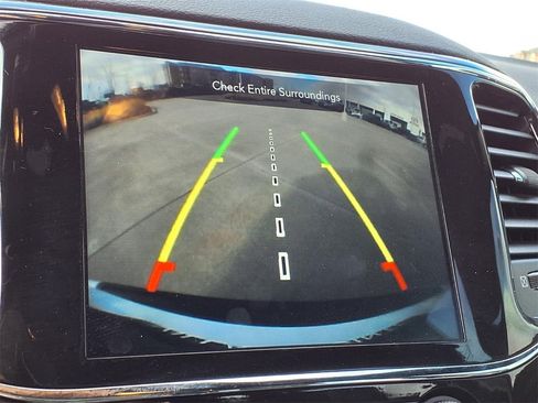 Used 2022 Jeep Grand Cherokee Laredo X image 19