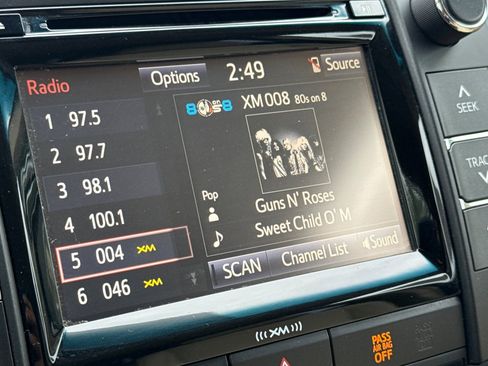 Used 2017 Toyota Camry XLE w/ Convenience Package FWD image 19
