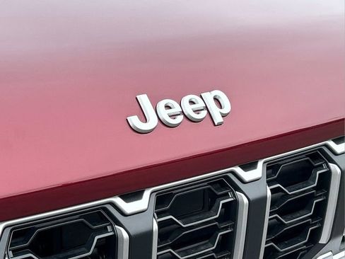 New 2026 Jeep Grand Cherokee Limited image 37
