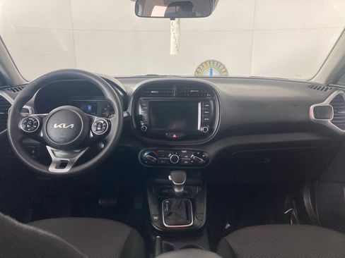 Used 2022 Kia Soul LX w/ Technology Package image 7
