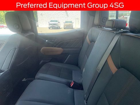 Used 2024 GMC Canyon AT4 w/ Technology Package AWD/4WD image 8