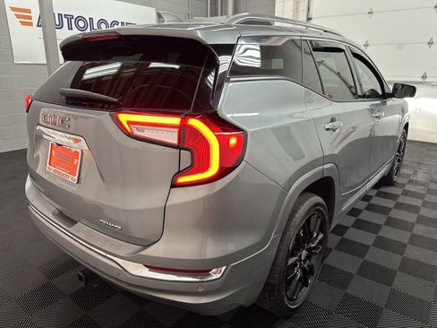 Used 2024 GMC Terrain Denali w/ Denali Premium Package AWD/4WD image 9