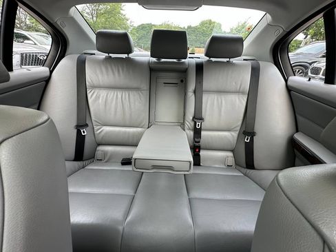 Used 2006 BMW 330i Sedan RWD image 17