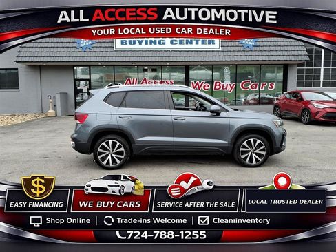 Used 2024 Volkswagen Taos SE FWD image 1