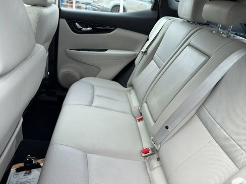 Certified 2021 Nissan Rogue Sport SL w/ Premium Package FWD image 34