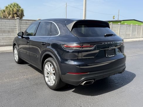 Certified 2021 Porsche Cayenne AWD/4WD image 3