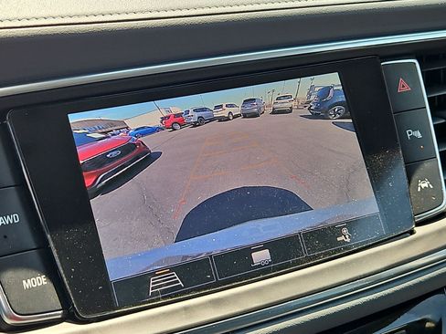 Used 2021 Buick Enclave Premium w/ Sun and Sites Package AWD/4WD image 18