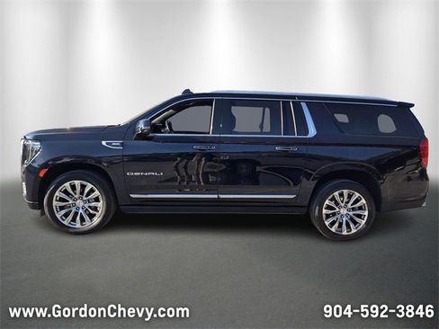 Used 2022 GMC Yukon XL Denali image 2