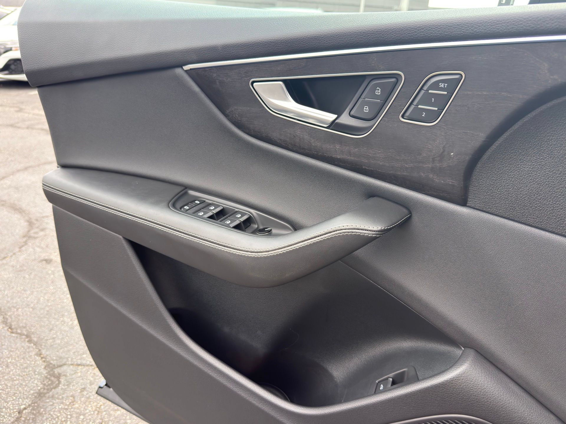 Used 2023 Audi Q8 Premium Plus w/ Premium Plus Package AWD/4WD image 25