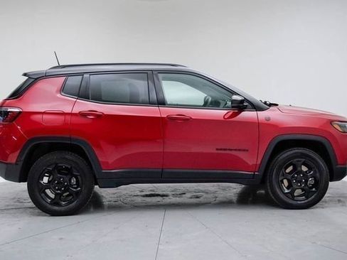 Used 2023 Jeep Compass Trailhawk image 6