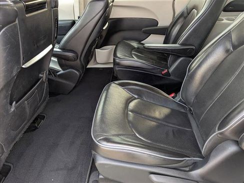 Used 2018 Chrysler Pacifica Limited w/ Advanced Safetytec Group image 19