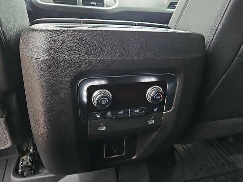 Used 2024 GMC Yukon XL AT4 w/ Technology Package AWD/4WD image 20