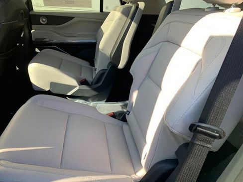 New 2026 Lincoln Navigator Reserve image 23